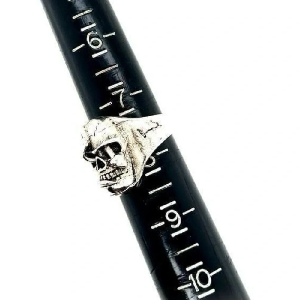 Snake‎ In The Eye Skull Ring